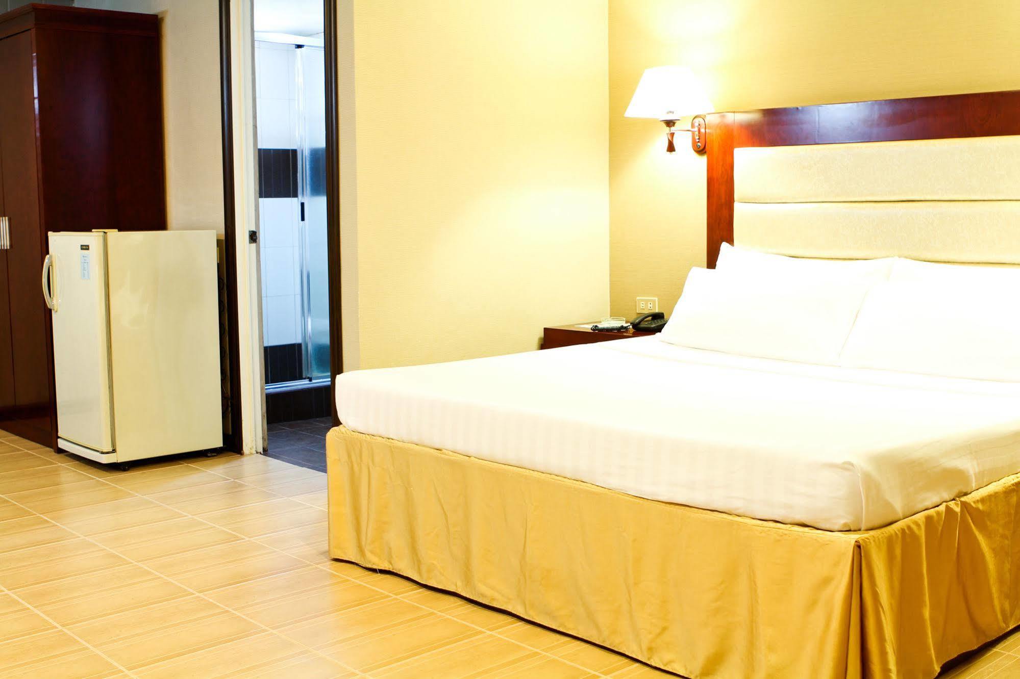 Star Plaza Hotel Dagupan City Экстерьер фото